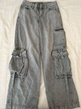 Grey cargo jeans